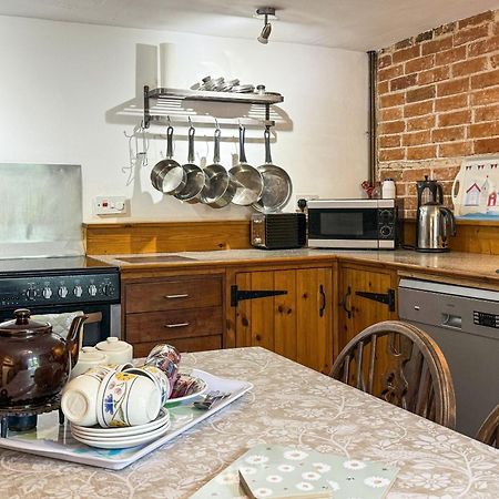 Blacksmiths Cottage Stiffkey Exteriör bild